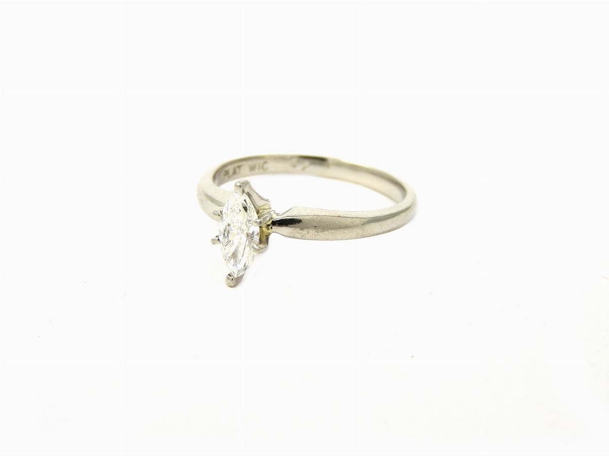 Anello Solitario in Platino con Diamante