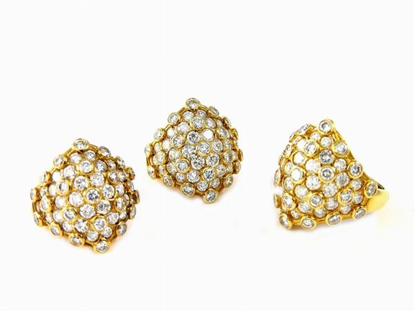 Parure of yellow gold and diamonds ring and earrings