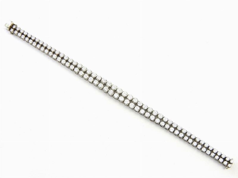 Bracciale Tennis a Due File Scalari in Oro Bianco e Diamanti