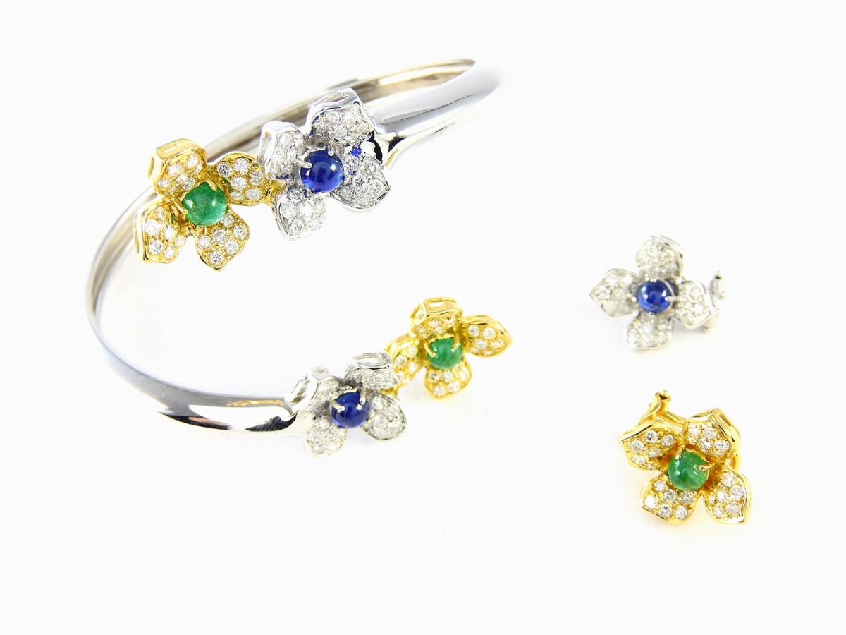 Parure Collana, Bracciale e Orecchini in Oro Giallo e Bianco, Diamanti, Zaffiri e Smeraldi