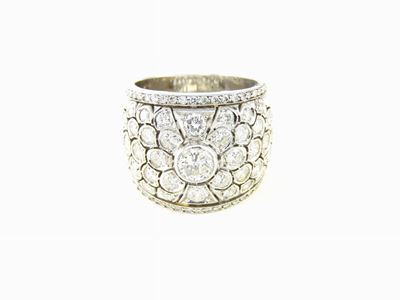 Anello a Fascia in Oro Bianco e Diamanti