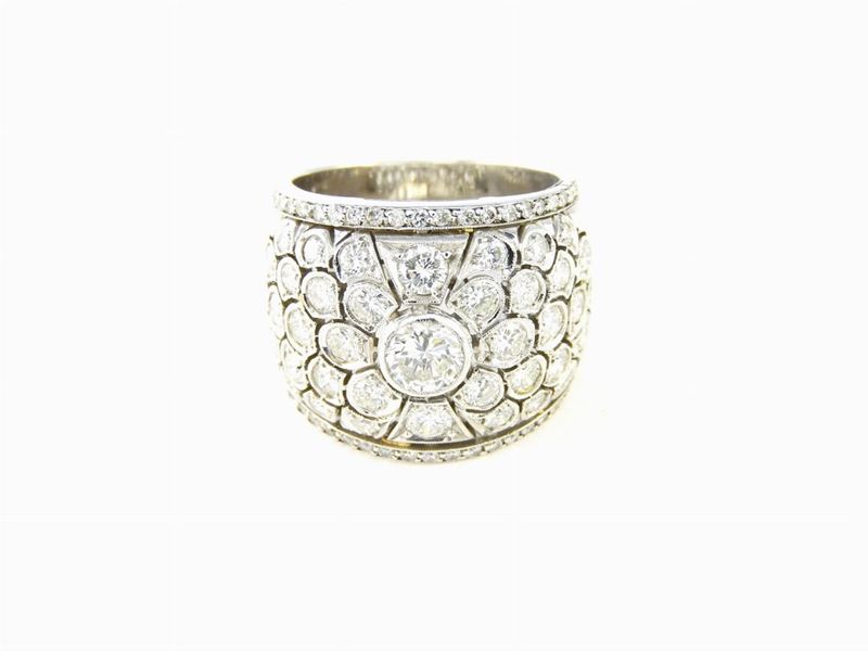 Anello a Fascia in Oro Bianco e Diamanti