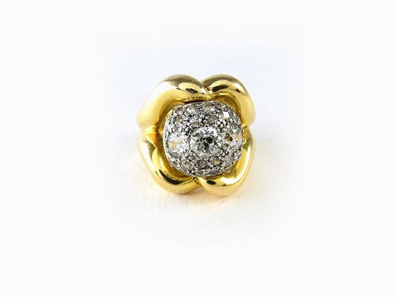 Anello a Cupola in Oro Giallo e Bianco con Diamanti