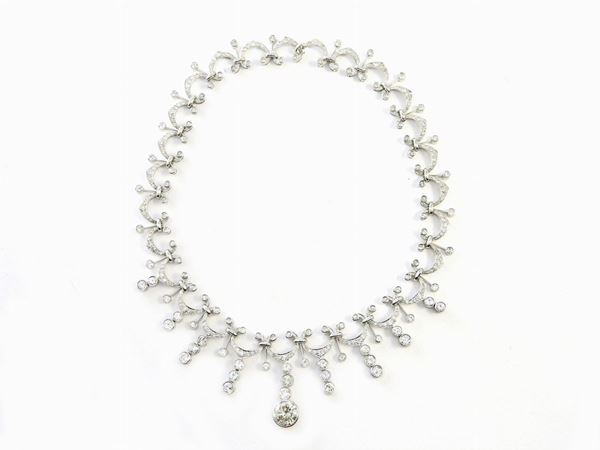 White gold and diamonds necklace