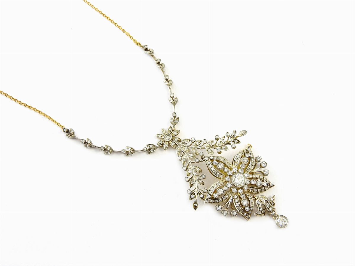Girocollo con Pendente/spilla in Platino, Oro Giallo e Diamanti