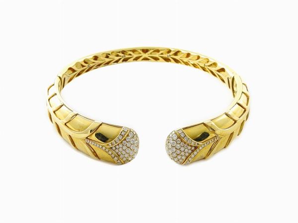 Yellow gold and diamonds collar