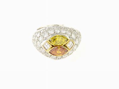 Anello Musone in Oro Bianco con Diamanti Incolori e di Colore Fantasia
