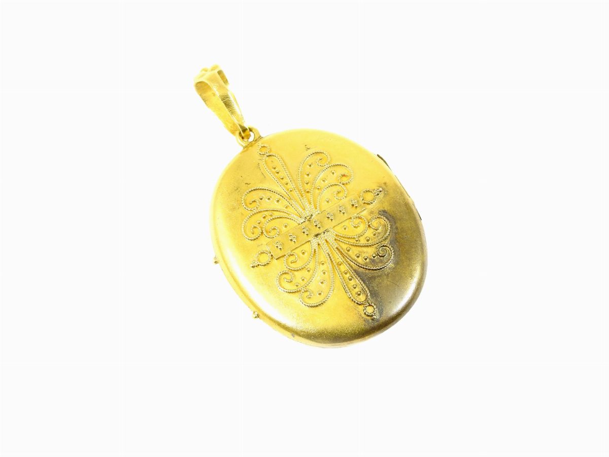 Pendente Portaritratti in Oro Giallo Varie Leghe, Smalto Nero e Diamante