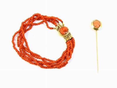 Bracciale e Spillone in Oro Varie Leghe e Corallo Rosso