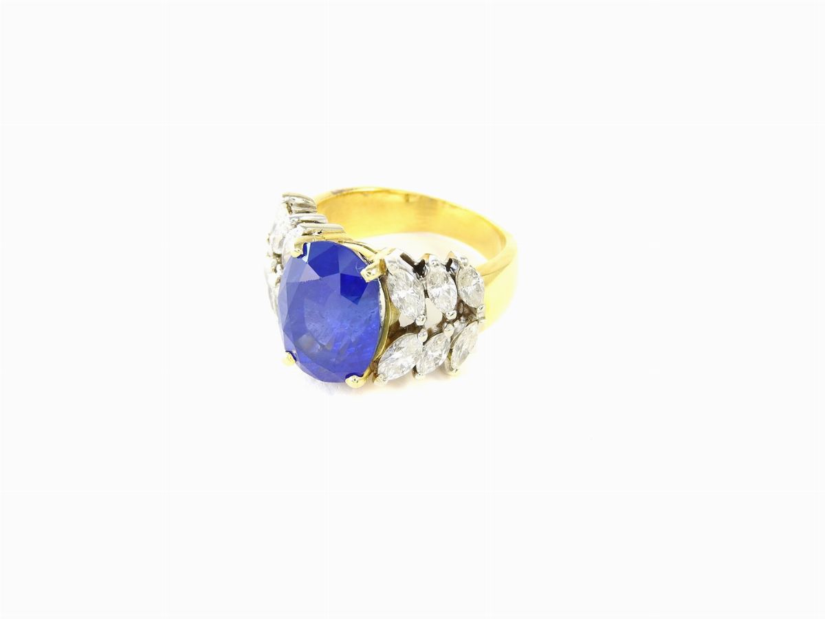 Anello Oro Giallo e Bianco con Diamanti e Zaffiro