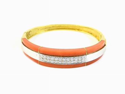 Bracciale Rigido in Oro Giallo, Bianco, Diamanti e Corallo Rosso