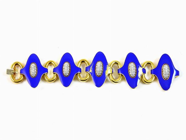 Yellow gold bracelet with light blue enamel and diamonds