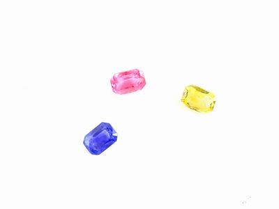 Tre Zaffiri Calibrati, Blu, Rosa e Giallo