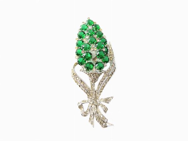 Spilla Coro in metallo rodiato e strass