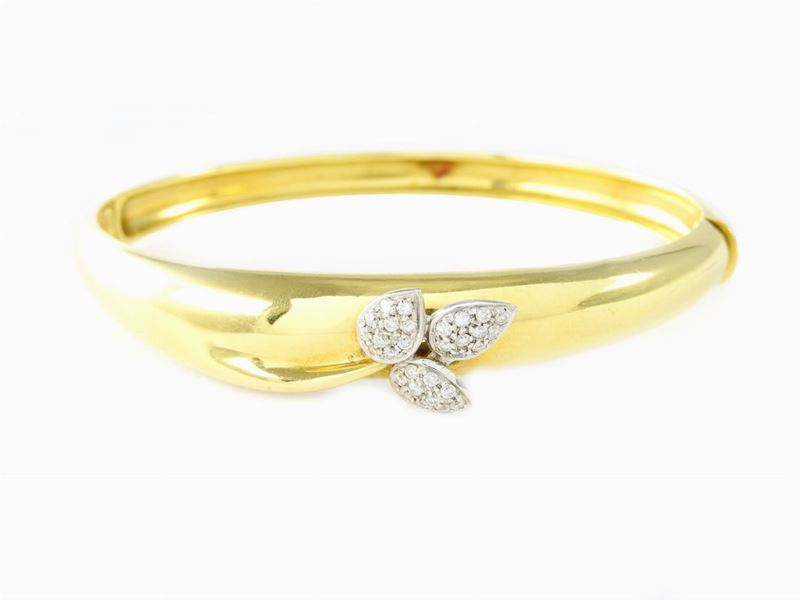 Bracciale Rigido in Oro Giallo con Diamanti