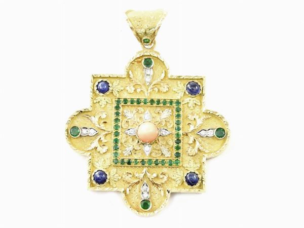Yellow and pink gold pendant with diamonds, sapphires, emeralds and pink coral
