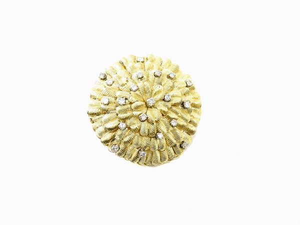 Yellow gold brooch with diamonds
