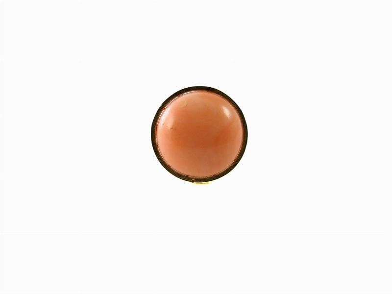 Anello in Oro Giallo con Corallo Rosa