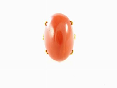 Anello in Oro Giallo e Corallo Rosso