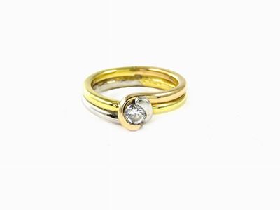 Anello Solitario in Oro Bianco e Giallo con Diamante