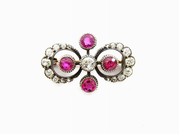 Yellow gold and silver brooch with diamonds and rubies  (Twenties)  - Auction Jewels and Watches - II - II - Maison Bibelot - Casa d'Aste Firenze - Milano