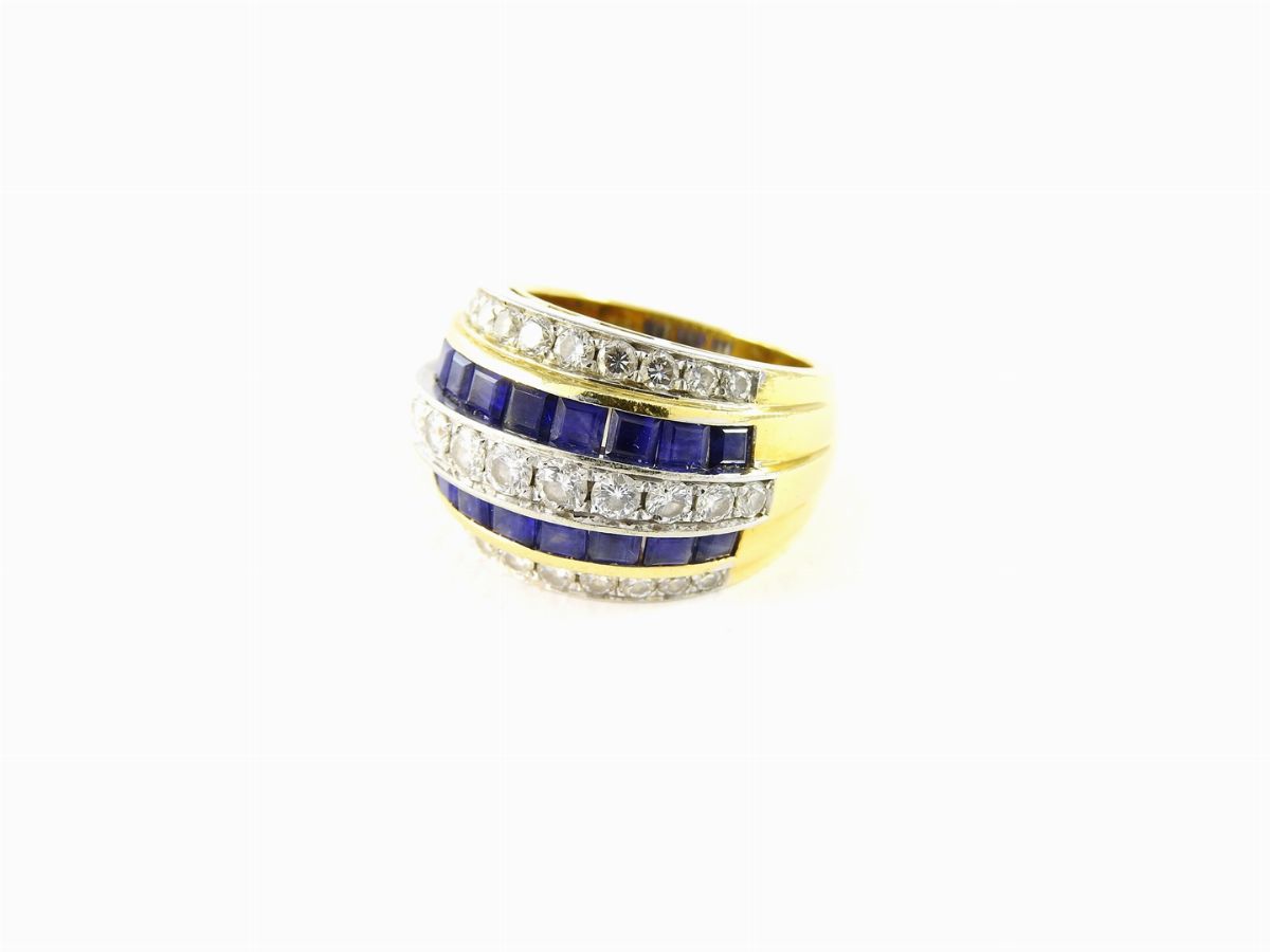 Anello a Fascia in Oro Giallo e Bianco, Diamanti e Zaffiri