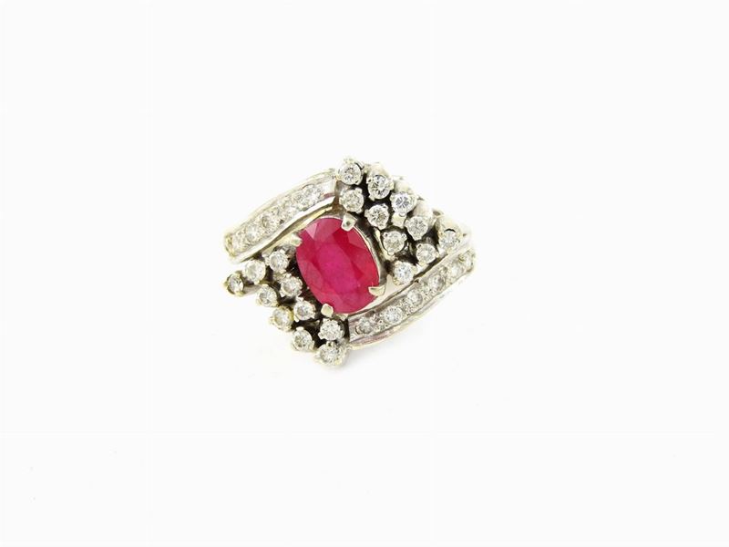 Anello in Oro Bianco, Diamanti e Rubino