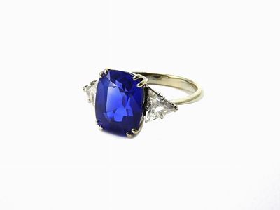 Anello in Platino, Diamanti e Zaffiro Kashmir