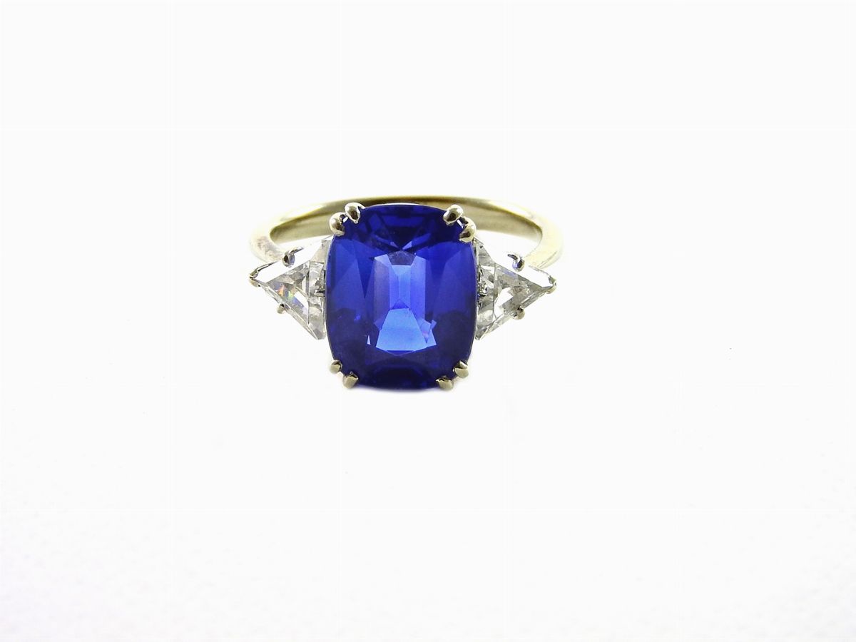 Anello in Platino, Diamanti e Zaffiro Kashmir