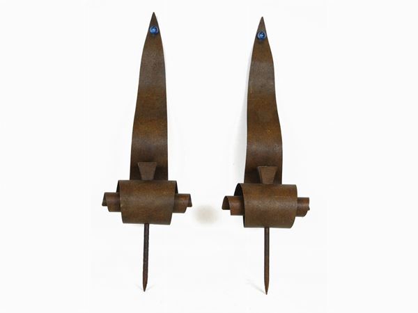 Pair of Metal and 'Inri' Wall Lamps  (Jean-Francois Crochet for Terzani, Florence)  - Auction The collector's house: Antique, Modern and Oriental Art - Lots: 700-943 - IV - Maison Bibelot - Casa d'Aste Firenze - Milano