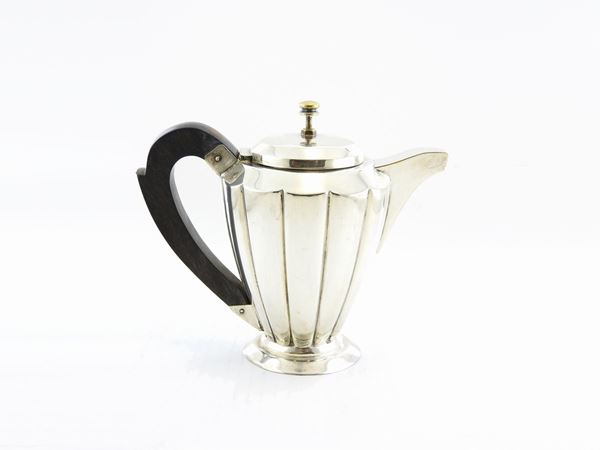 Silver Teapot  (Italy, 1930s)  - Auction The collector's house: Antique, Modern and Oriental Art - Lots: 450-673 - III - Maison Bibelot - Casa d'Aste Firenze - Milano