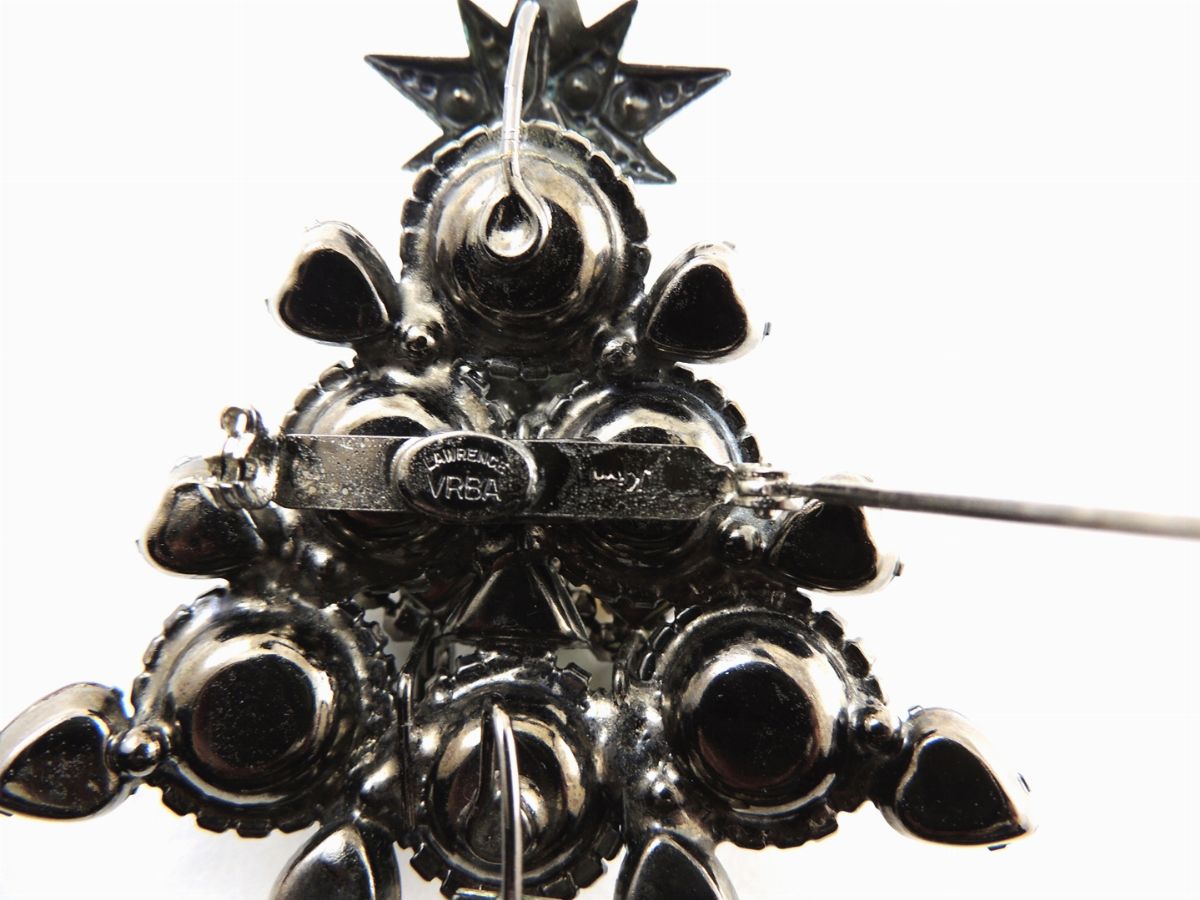 Spilla Lawrence Vrba in Strass e Metallo Brunito