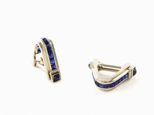 White gold and sapphires cuff-links