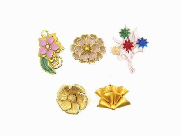 Five enameled metal and celluloid bijoux brooches