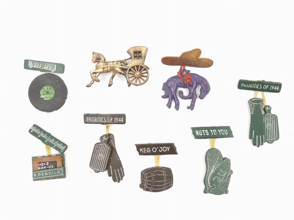 Lotto di spille bijoux in celluloide e cuoio  (America, Anni Quaranta)  - Asta Vintage Mania: una raffinata selezione - Maison Bibelot - Casa d'Aste Firenze - Milano