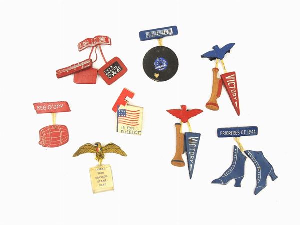 Lot of celluloid and leather bijoux brooches  (America, Forties)  - Auction Vintage Mania: a fine selection - Maison Bibelot - Casa d'Aste Firenze - Milano