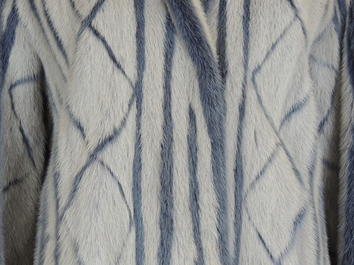 Cappotto in Pelliccia di Visone Grigio Perla e Blu