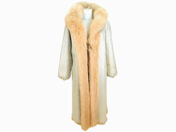 Reversible fox fur coat