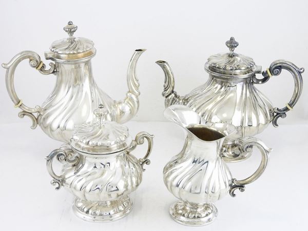 Silver Tea and Coffee Set  - Auction The collector's house: Antique, Modern and Oriental Art - Lots: 700-943 - IV - Maison Bibelot - Casa d'Aste Firenze - Milano