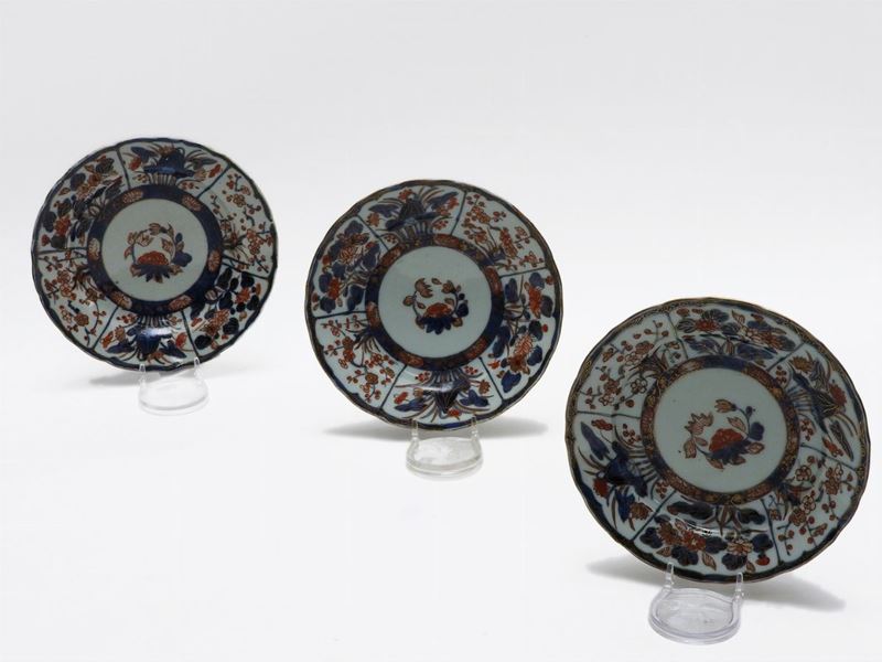 Serie di Undici Piatti in Porcellana Imari