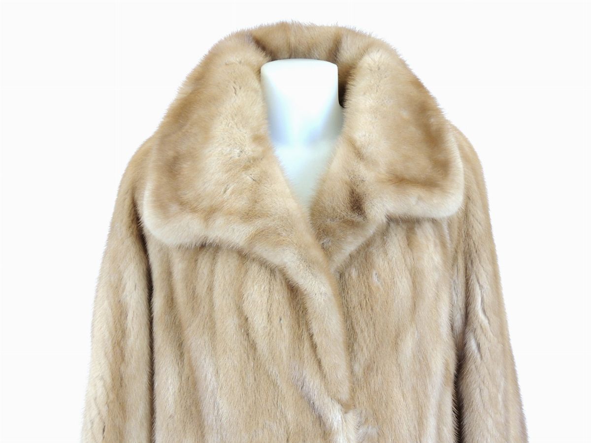 Cappotto in Visone Canadese Color Miele