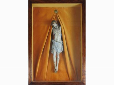 Cristo in Legno Intagliato e Laccato