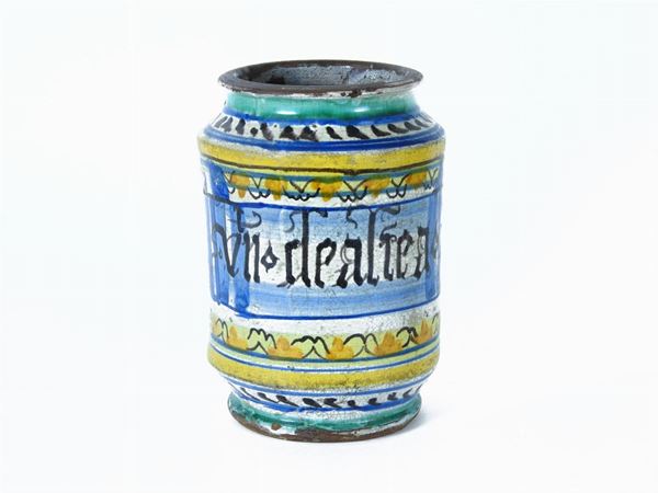 Polychrome Maiolica Vase  (Central Italy, 17th Century)  - Auction The collector's house: Antique, Modern and Oriental Art - Lots: 700-943 - IV - Maison Bibelot - Casa d'Aste Firenze - Milano