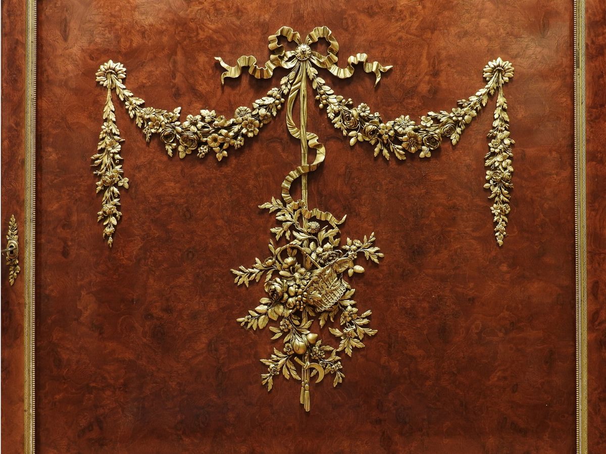 François Linke - Credenza Impiallacciata in Radica di Mogano