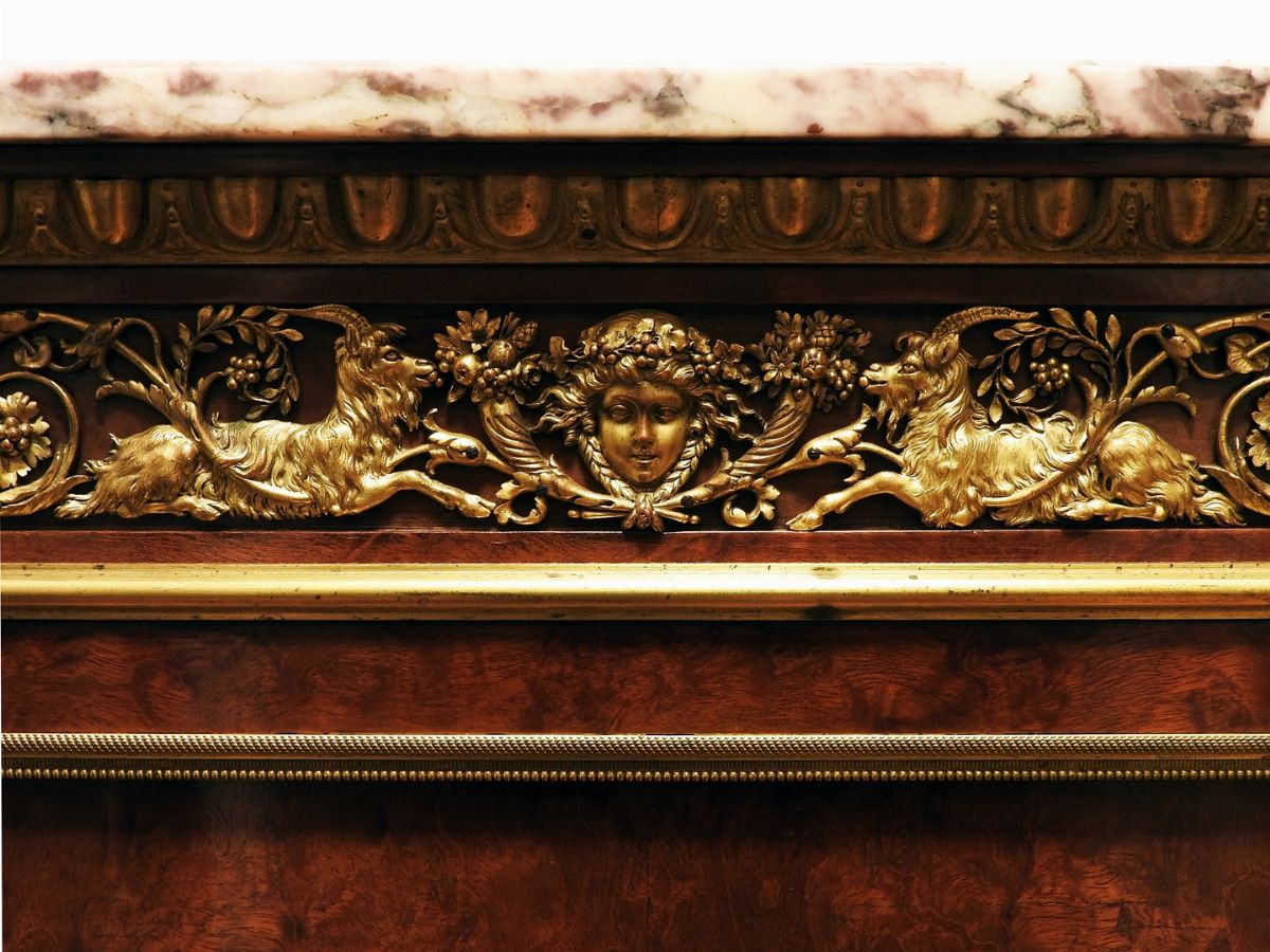 François Linke - Credenza Impiallacciata in Radica di Mogano