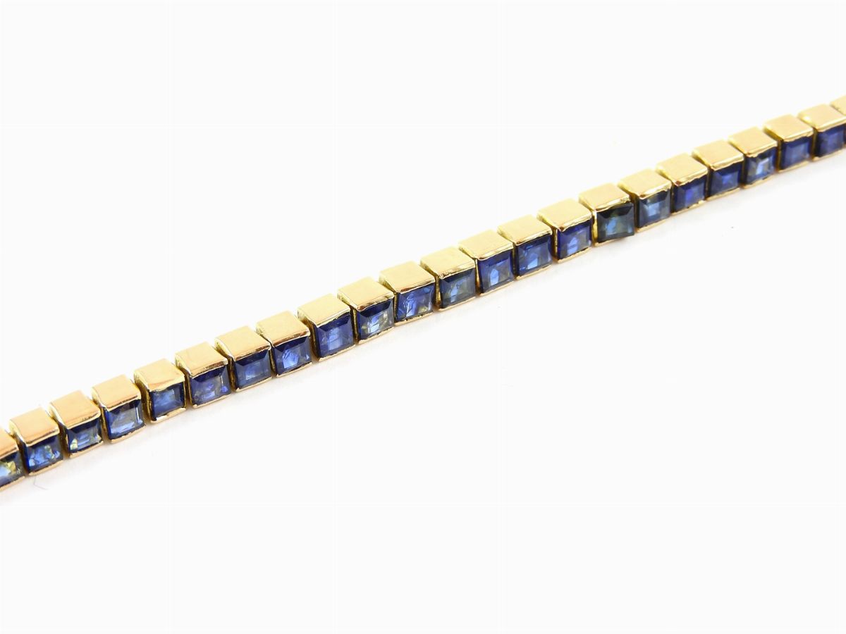 Bracciale in Oro Giallo 585/1000 con Zaffiri Carré Scalari