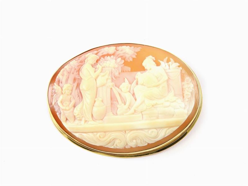 Spilla/pendente in Oro Giallo con Cammeo in Conchiglia Raffigurante una Scena Dell'antica Roma