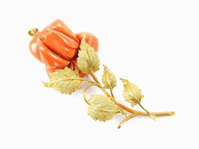 Spilla/pendente in Oro Giallo e Corallo Rosso Inciso Raffigurante una Rosa