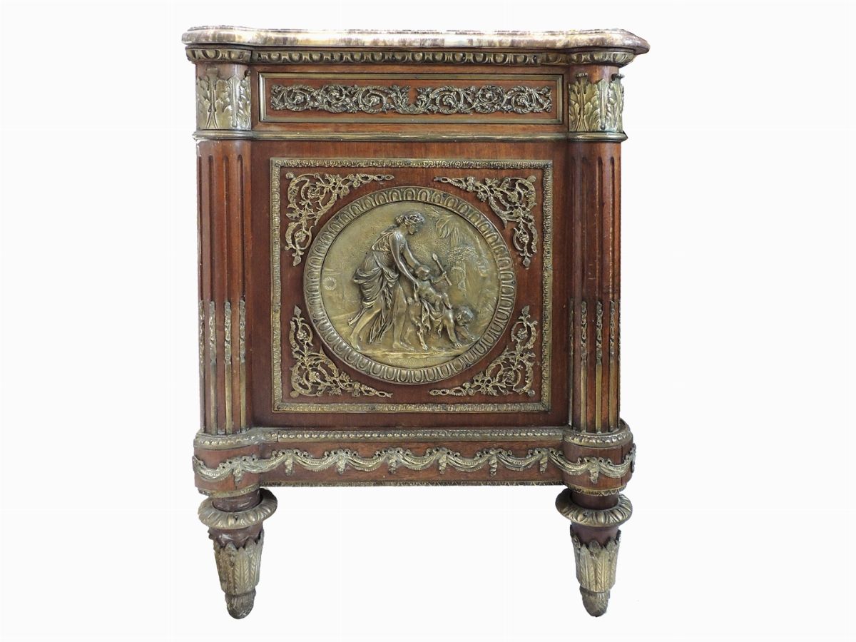 Credenza in Mogano e Bronzi Dorati da un Modello di Guillaume Benneman