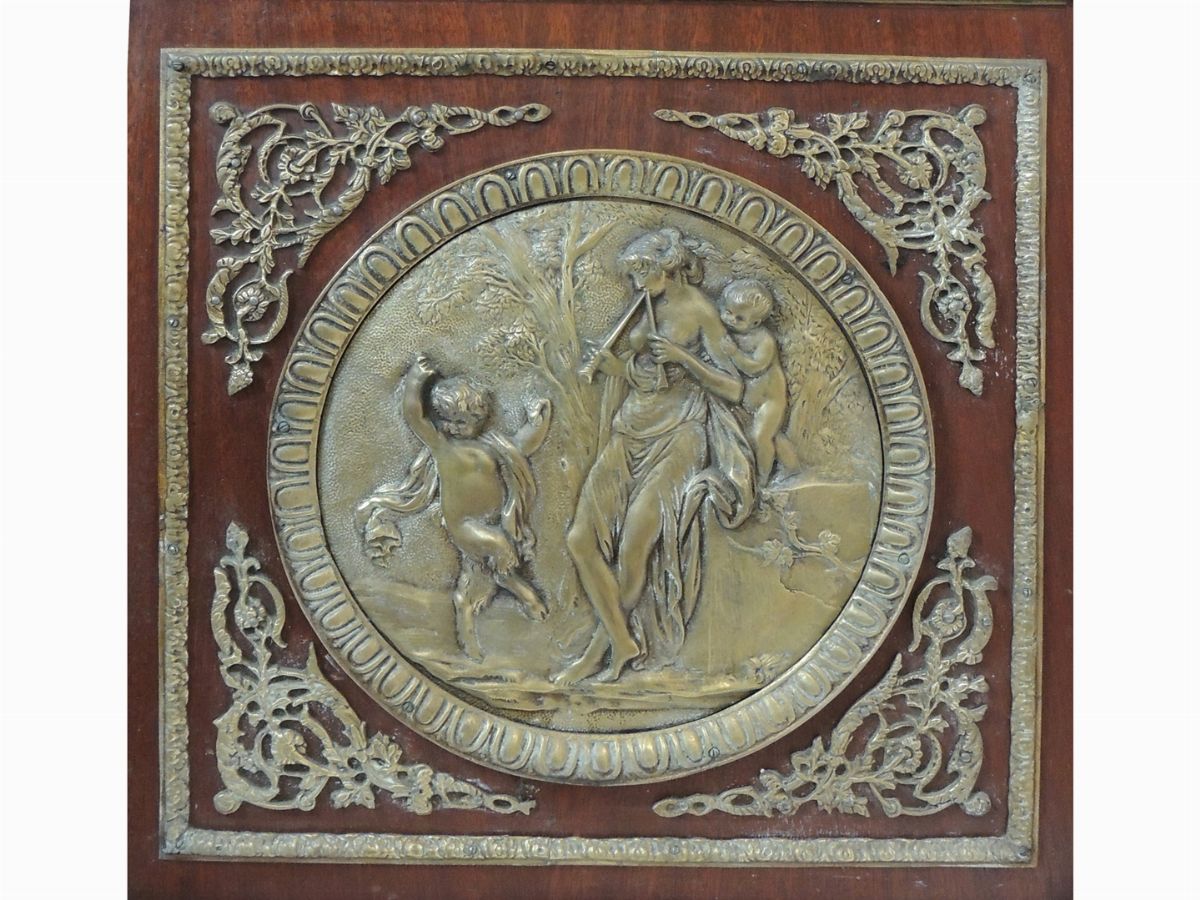Credenza in Mogano e Bronzi Dorati da un Modello di Guillaume Benneman